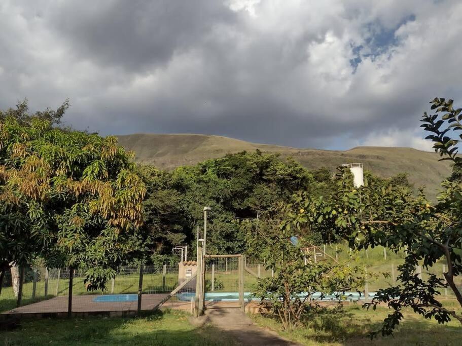Sitio Da Tia Lucia Perto Da Montanha Villa Brumadinho Luaran gambar